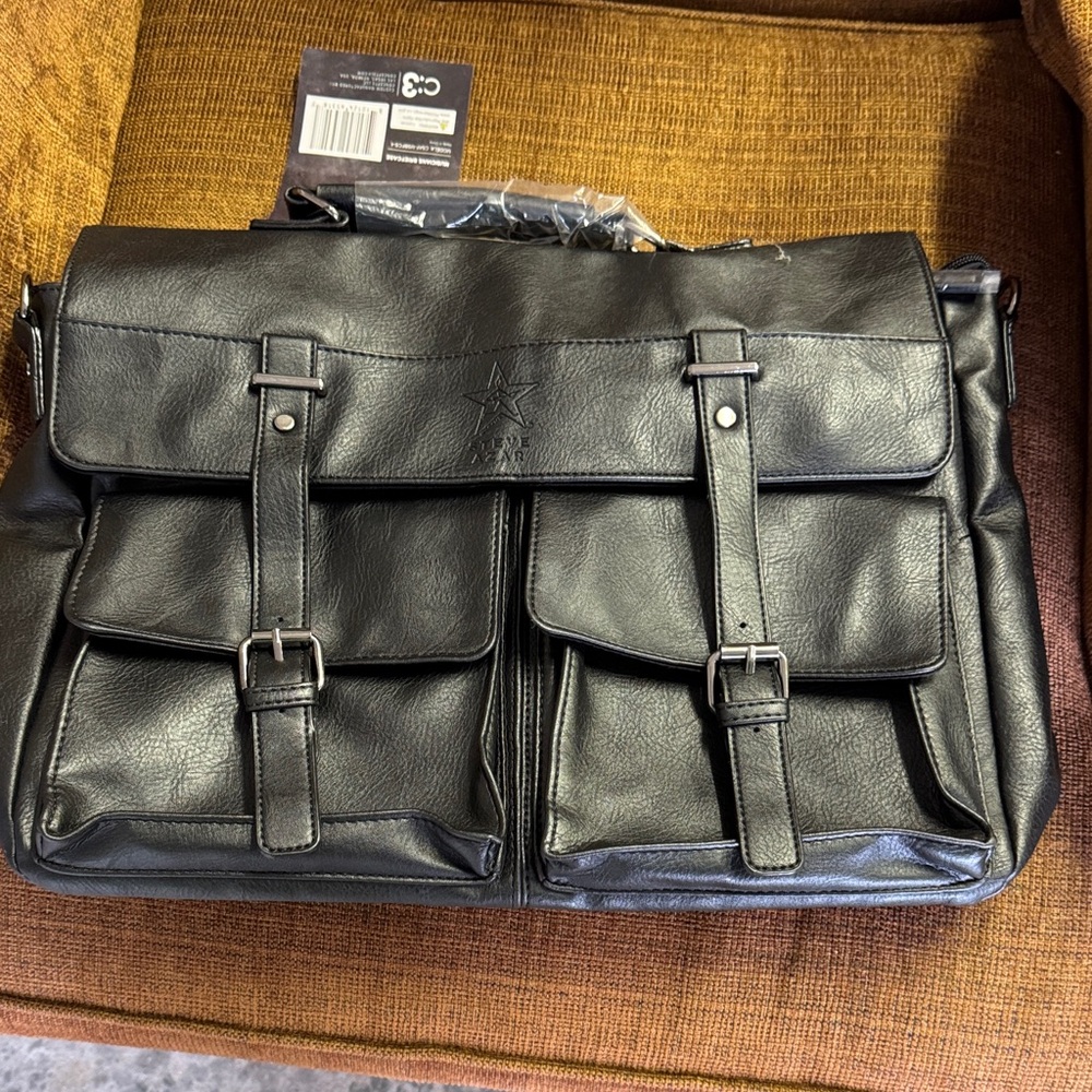 Elegant Black Leather Messenger Bag